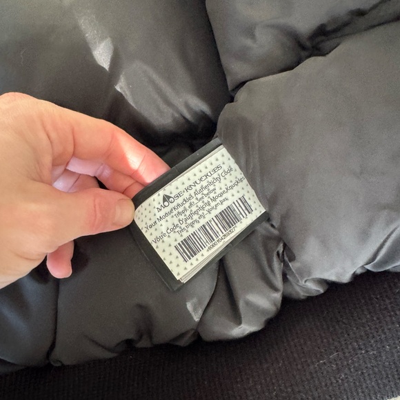 Moose Knuckles Black Bomber Jacket with White Fox Fur - Picture 4 of 4